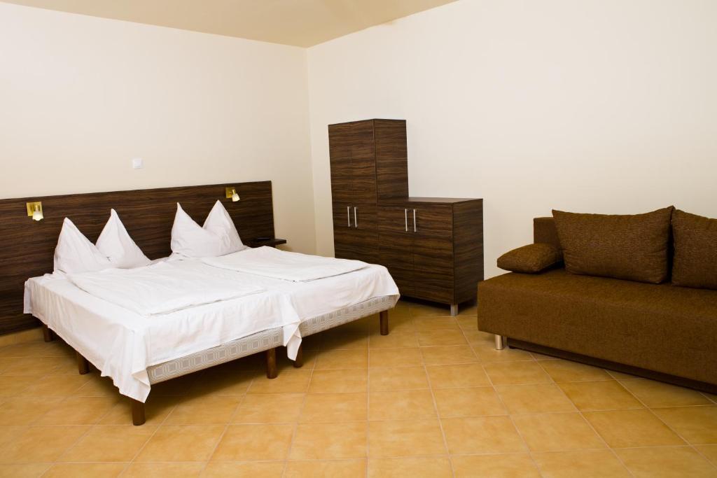 Hotel Balaton Eldorado Camping Badacsonytördemic Pokoj fotografie